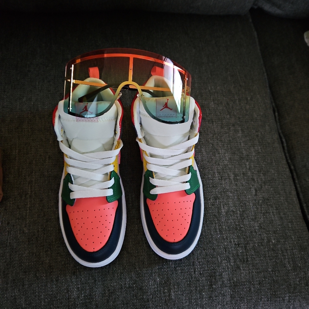 Size 4y dunks